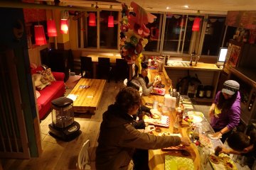 <p>Take a seat at the bar&nbsp;and watch your meal being prepared</p>