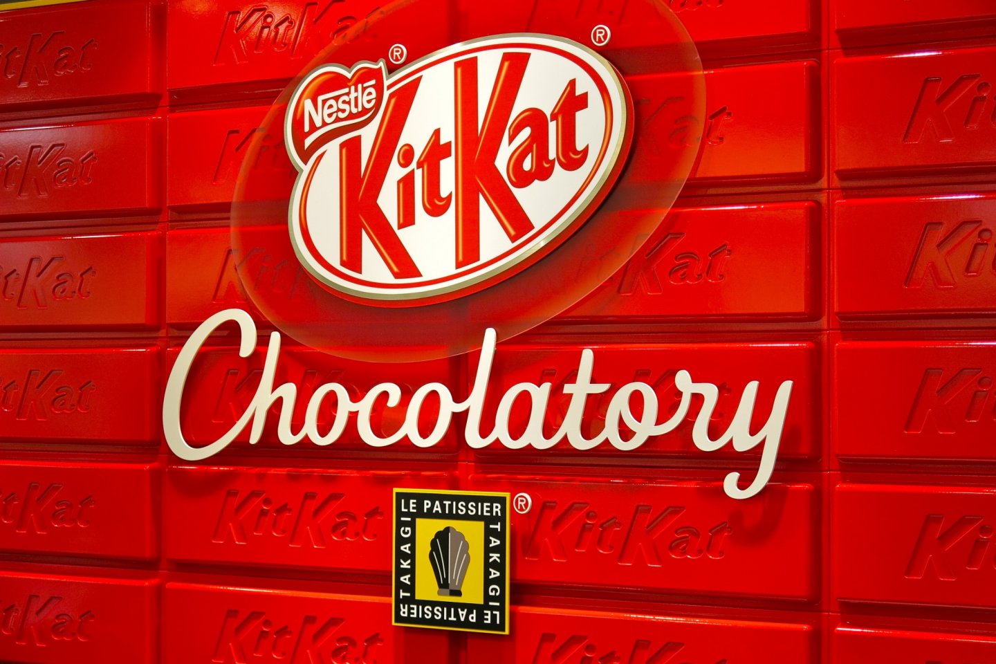 World's first KitKat Chocolatory celebrated its grand opening on January 17, 2014 at Seibu Ikebukuro, Tokyo, Japan!