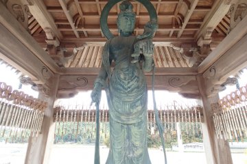 <p>Miroku Bosatsu statue</p>