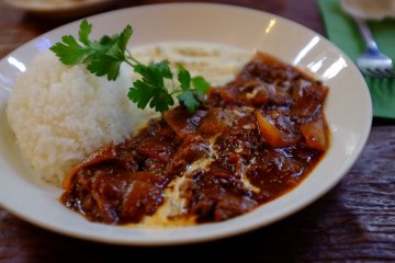 <p>Beef hayashi rice plate</p>