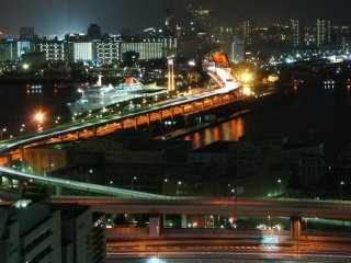 Night-time view of the Kobe Ohashi&nbsp;from the Kobe Municipal Building