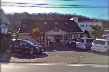 <p>Bl&eacute; Dor&eacute;&nbsp;bakery &amp; sandwich shop in Hayama</p>